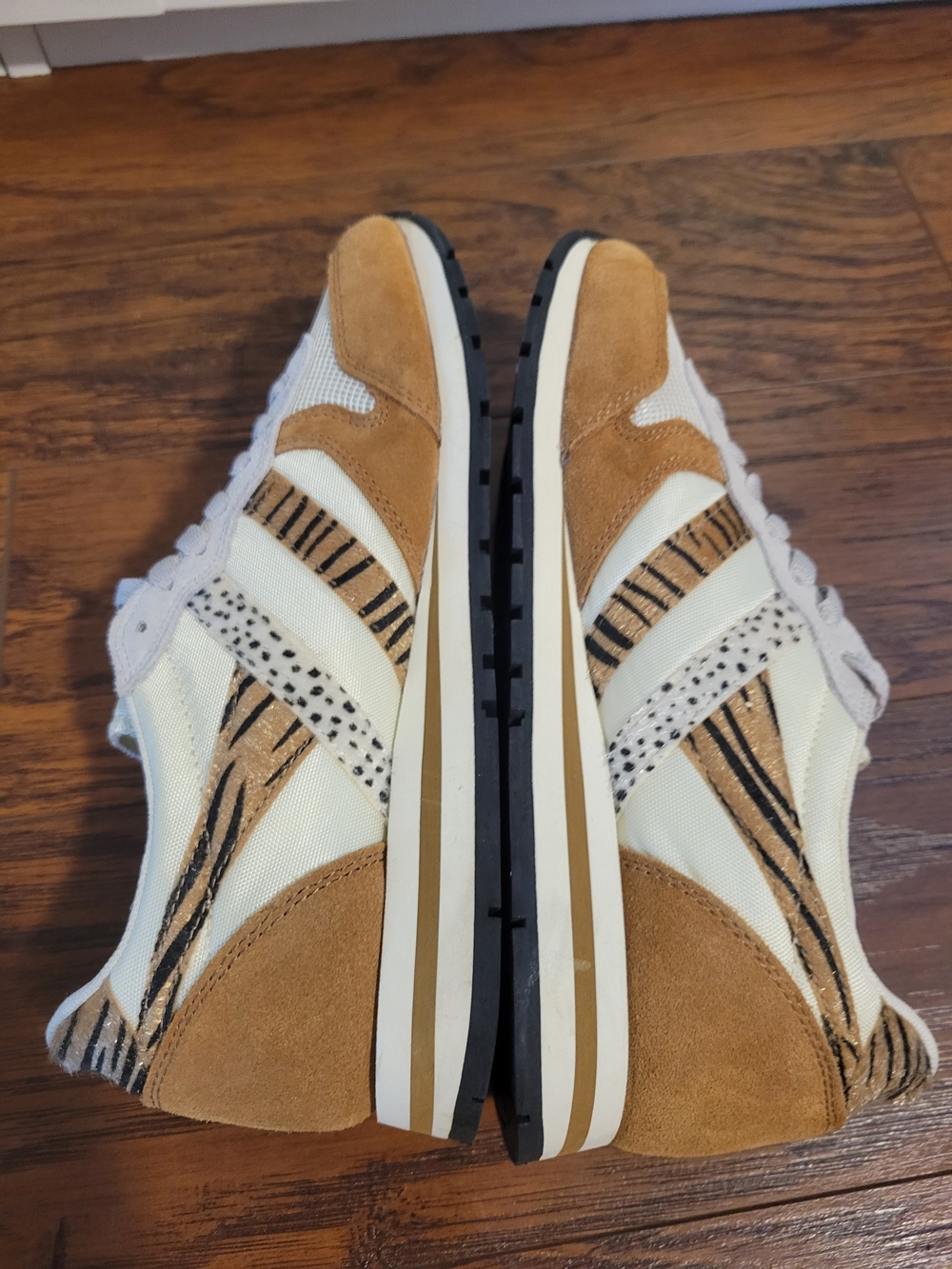 Gola Women’s Cream & Tan Sneakers with Animal-Print Accents - Picture 2 of 13